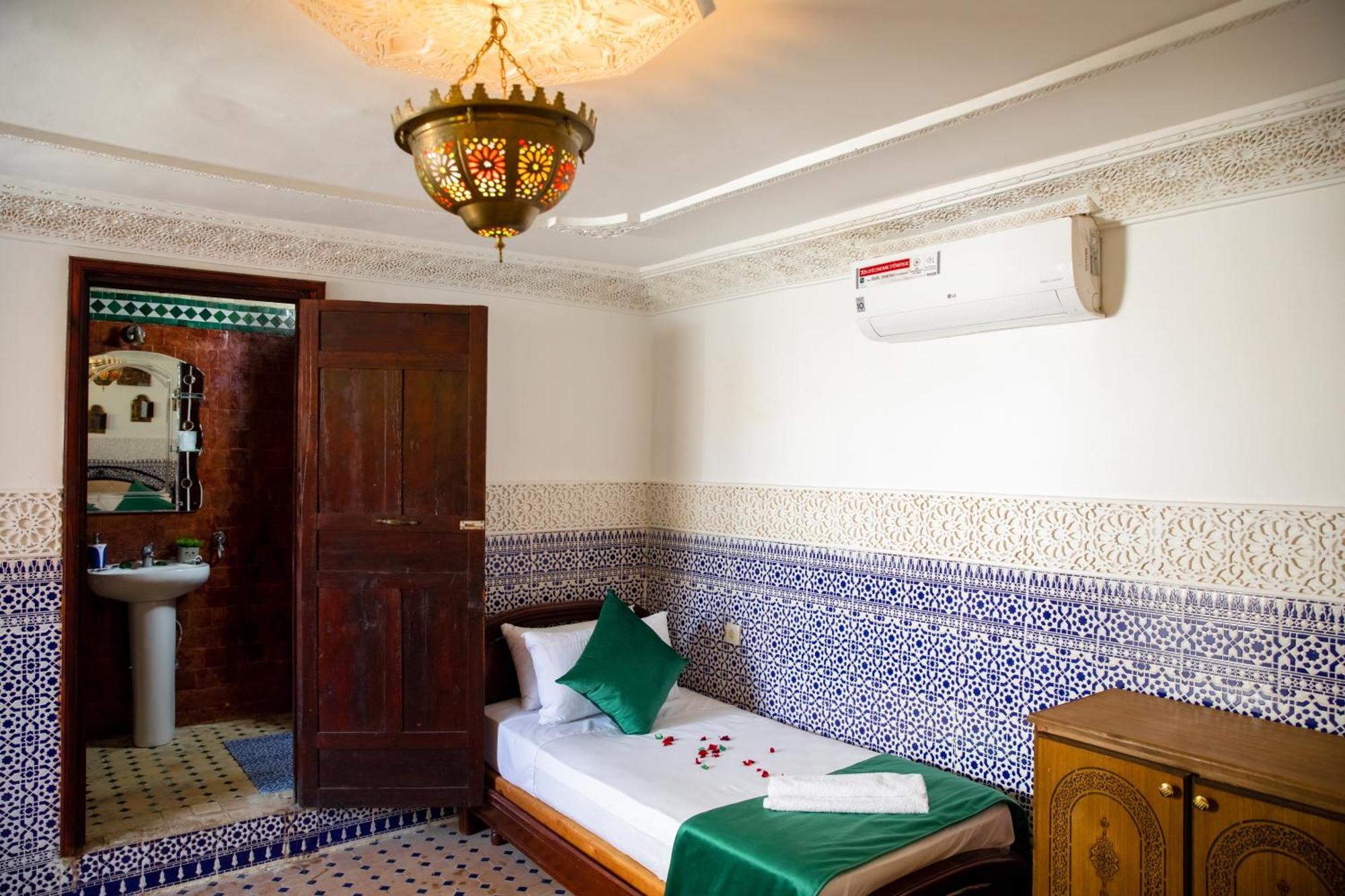 Dar Amir Fes Hotel Bagian luar foto